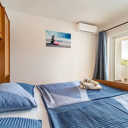 Apartamento Lores Rab Town