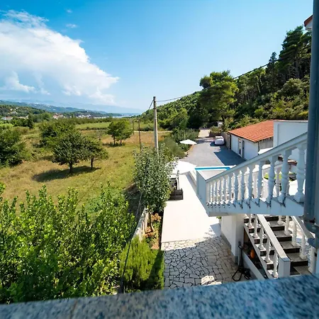 Lores Apartment