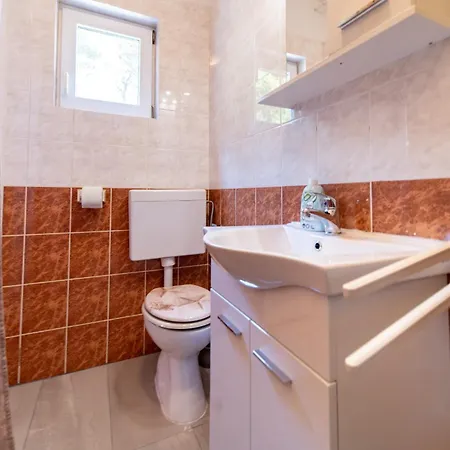 Lores Apartment *