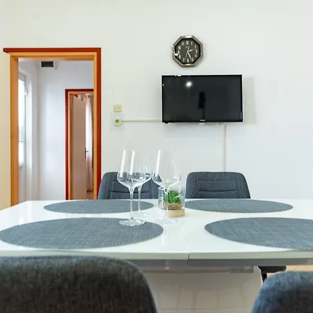 Apartamento Lores Rab Town