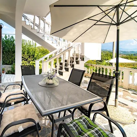 Lores Apartamento Rab Town
