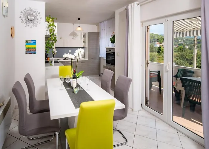 Lores Apartment Rab Town