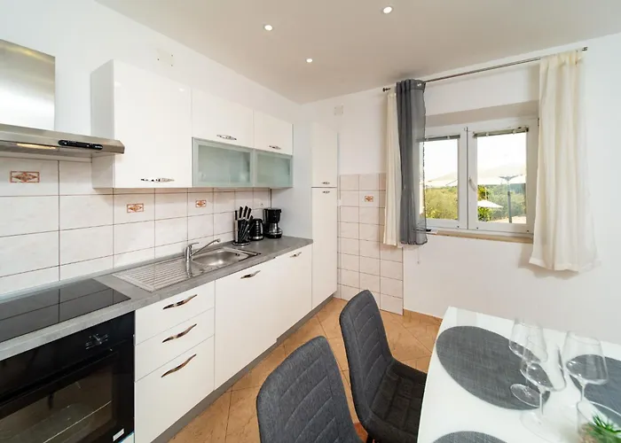 Apartment Lores