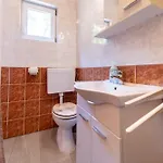 Lores Apartman *
