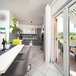 Lores Apartman *