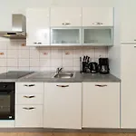 Lores Apartman