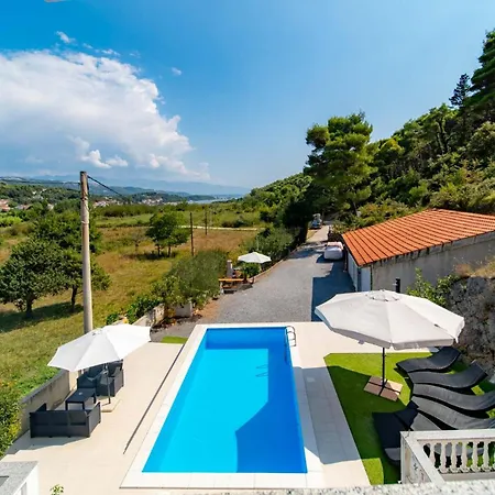 Lores Apartman Rab Town