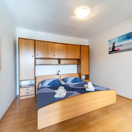 Lores Apartmán Rab Town